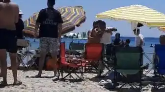 Çeşme Altınkum Plajı'nda Şemsiye Tartışması: Arbede Çıktı