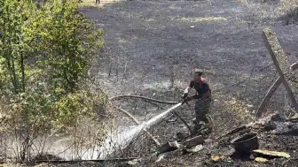 Düzce Konuralp'te Otluk Alanda Çıkan Yangın Kontrol Altına Alındı