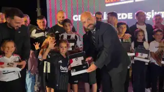 Düzce'de GenBeşiktaş Projesi Tanıtıldı: 100 Çocuk Üyelik Kartlarını Aldı