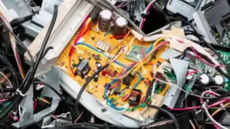 ETH Zürih Araştırmacıları Peynir Altı Suyu ile Elektronik Atıklardan Altın Elde Etmeyi Başardı