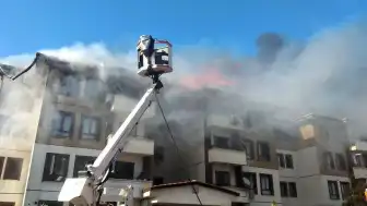 Hatay Hassa'da Yangın: 2 Binanın Çatısı Kullanılamaz Hale Geldi