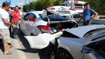 Kocaeli'de zincirleme trafik kazası: 1'i çocuk 3 yaralı