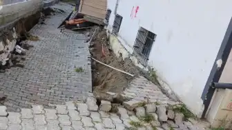 Küçükçekmece'de Bina Bahçesinde Göçük: 29 Kişi Tahliye Edildi