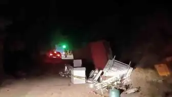 Sakarya Hendek'te Kamyonet Devrildi: 1 Ölü, 1 Yaralı
