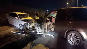Sancaktepe'de Ters Yöne Giren Otomobil Zincirleme Kazaya Yol Açtı: 5 Yaralı