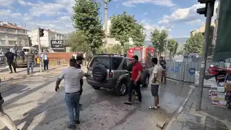 Tosya'da Seyir Halindeki Lüks Cip Alevlere Teslim Oldu