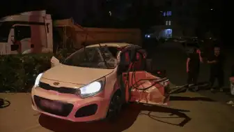 Ümraniye'de Hafriyat Kamyonu ile Otomobil Çarpıştı: 4 Yaralı