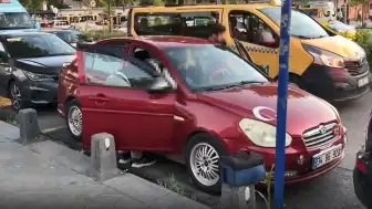 Üsküdar'da Park Halindeki Araçta Bir Kişinin Cansız Bedeni Bulundu
