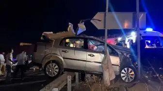 Ehliyetsiz Sürücü Çelik Bariyerlere Çarparak Hayatını Kaybetti