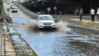 Samsun'da Sağanak Yağış Hayatı Olumsuz Etkiledi