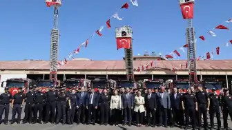 Antalya İtfaiyesi Filosuna 24 Yeni Araç Kattı