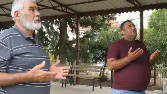 Antalya'da Köy Meydanındaki 'Duvar', Vefat Edenleri Unutturmuyor