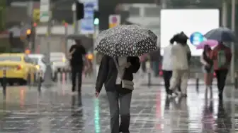 İstanbul'a Soğuk Hava ve Kuvvetli Yağış Geliyor: Sıcaklık 15 Dereceye Düşecek