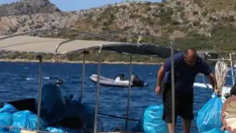 Marmaris'te İki Saatte Bir Ton Çöp Toplandı