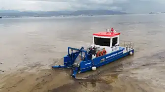 İzmit Körfezi'nden 10 Kamyon Atık Temizlendi