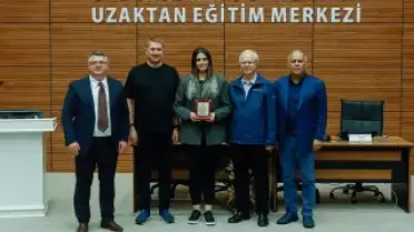 NASA'dan OMÜ'ye Bilim Köprüsü: Astrofizikçi Dr. Umut Yıldız Öğrencilerle Buluştu