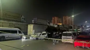 Küçükçekmece'de Dur İhtarına Uymayan Otomobil Kovalamacası: 1 Polis Memuru Yaralandı