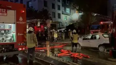 Motosiklette Çıkan Yangın 4 Katlı Binayı Sardı