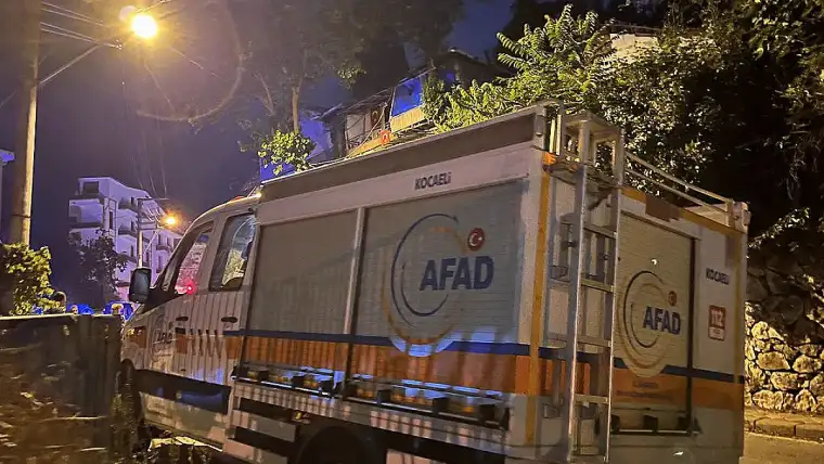 Kocaeli'de Sıva Düşmesi Nedeniyle 5 Kişi Tahliye Edildi