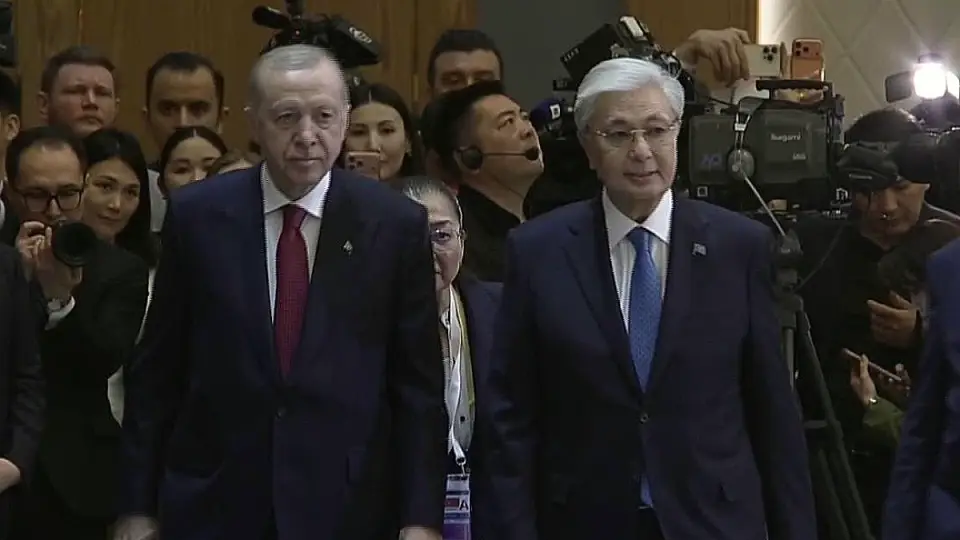 Cumhurbaşkanı Erdoğan, Kazakistan'da Resmi Törenle Karşılandı