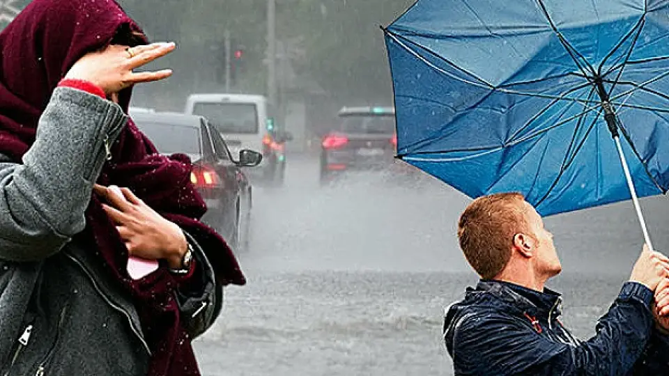 Meteoroloji'den Kuvvetli Yağış ve Fırtına Uyarısı: 39 İl İçin Sarı Kodlu Alarm
