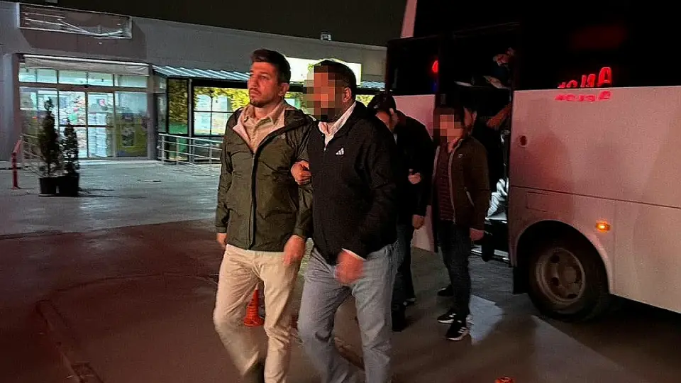Tepebaşı Belediyesi'nde Yolsuzluk Operasyonu: Bahçede Kripto Madenciliği Cihazları Bulundu