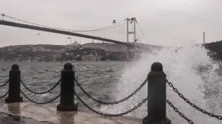 İstanbul Valiliği'nden Fırtına Uyarısı: Tedbirli Olunması İstendi