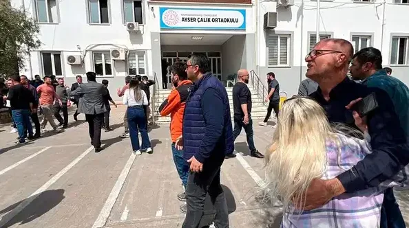 Kahramanmaraş'ta Okula Silahlı Saldırı: 1 Öğretmen, 3 Öğrenci Hayatını Kaybetti, Yayın Yasağı Getirildi
