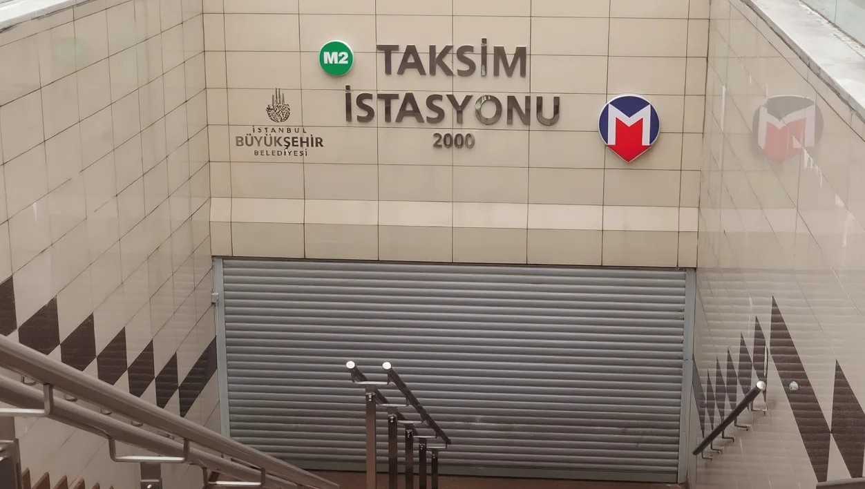 M2 Taksim Metro İstasyonu ve F1 Füniküler Hattı Ulaşıma Kapatıldı