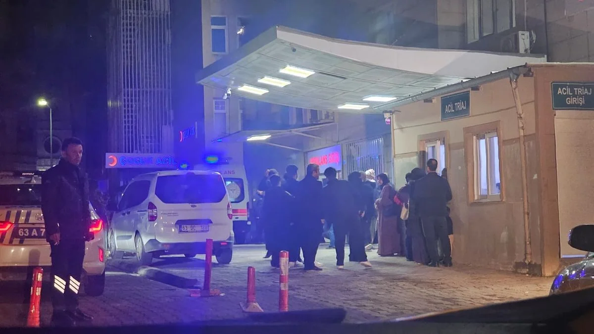 Şanlıurfa'da Genç Adam Evine Giderken Boğazından Bıçaklanarak Öldürüldü
