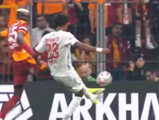 Galatasaray'ın Penaltı Tartışmaları: Osimhen Golü Attı, Antalyaspor İtiraz Etti