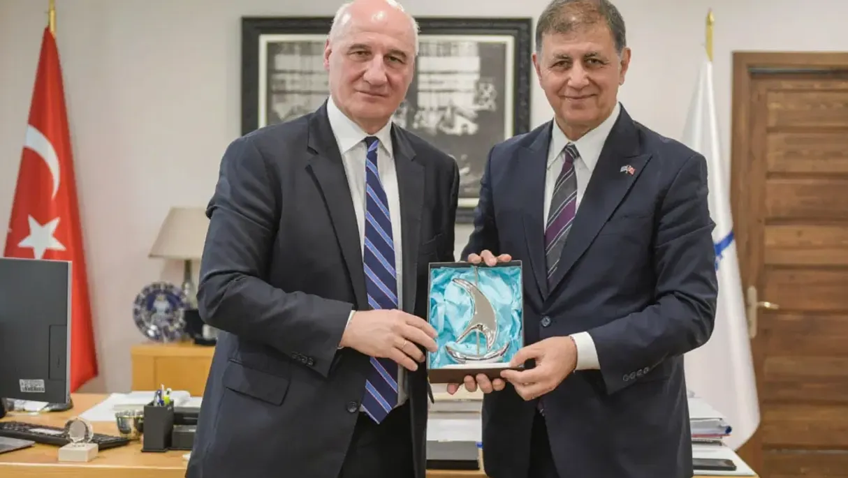 Cemil Tugay'dan Atina'ya 'İzmir Günleri' Daveti