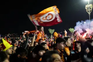 Galatasaray 26. Şampiyonluğunu Türkiye Genelinde Kutladı