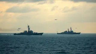 Hürmüz Boğazı'nda ABD Destroyerlerine İHA ve Füze Saldırısı Düzenlendiği İddiası