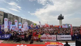 Türk-İş ve DİSK 1 Mayıs'ı Ortak Kutladı: Emek Mücadelesi Vurgulandı