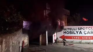 Başakşehir'de İş Yerinde Yangın: İtfaiye Ekipleri Müdahale Ediyor