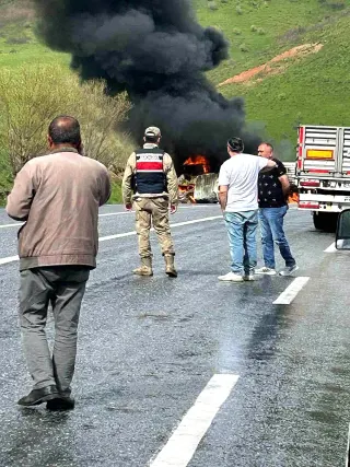 Bitlis-Van Karayolu'nda Trafik Kazası: 2 Kişi Hayatını Kaybetti