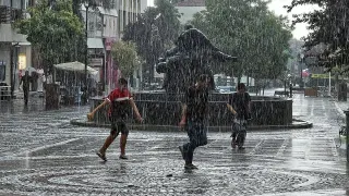 Edirne'nin Kuzeyi ve Kırklareli İçin Şiddetli Yağış Uyarısı Yapıldı