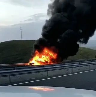 Elazığ'da Seyir Halindeki Otomobil Alev Aldı