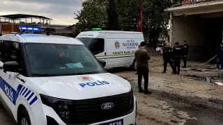 Elektrik direğinden düşen hurdacı hayatını kaybetti