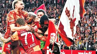 Galatasaray, Süper Lig'de 26. Şampiyonluğunu Kutladı