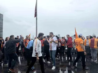 Galatasaray'ın Şampiyonluğu New York'ta Taraftarlarca Kutlandı