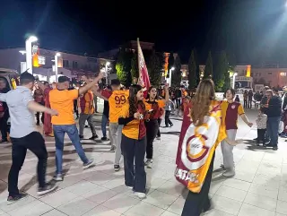 Galatasaray'ın Şampiyonluğu Selendi'de Coşkuyla Kutlandı