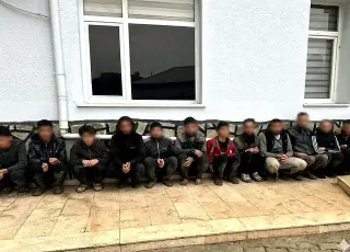 Hatay'da Dron Destekli Operasyonda 11 Düzensiz Göçmen ve 1 Organizatör Yakalandı