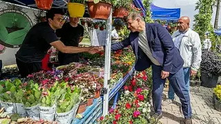 İzmir'de Balkon ve Bahçe Bitkileri Festivali Yoğun İlgi Gördü