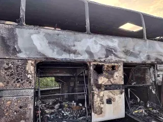 İzmir'den İstanbul'a Giden Otobüs Tuzla'da Alev Aldı