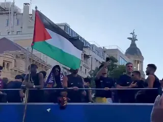 Lamine Yamal'dan Filistin Bayrağı Hamlesi: Barcelona Şampiyonluk Kutlamalarına Damga Vurdu