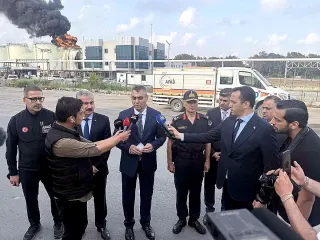 Mersin'de Yangın: Vali Toros Önceliğin Sıçramayı Önlemek Olduğunu Belirtti