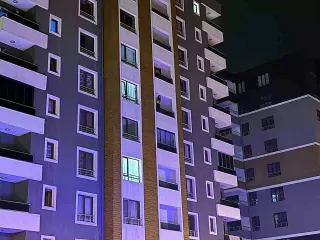 Polis, İntihar Girişiminde Bulunan Kadını İkna Etti