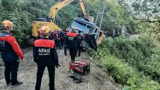 Rize'de Elektrik Direğiyle Sıkışan Kamyon Sürücüsü Hayatını Kaybetti